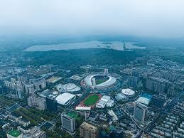 大谷翔平在 2023 年 8 月对阵红人队时虽然因伤退场，但在第二场依然坚持以打者身份出赛